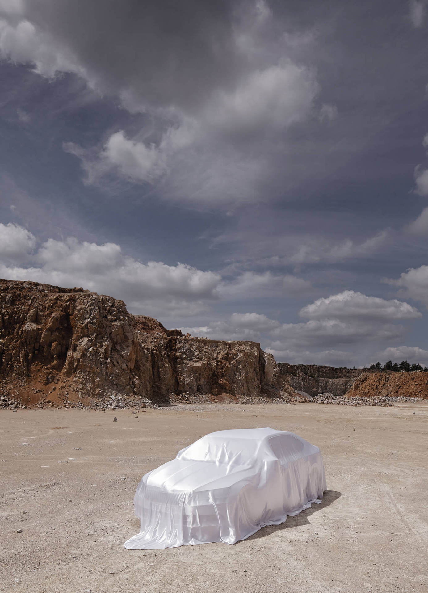 fotografie pro Nejen Bistro (Mar.s Architects), Dům pro Markétku (Mjölk architekti), Gran Fierro (Formafatal), Škoda Superb (Dolce Vita) a kolekce brýlí Collection #1 (Nastassia Aleinikava)