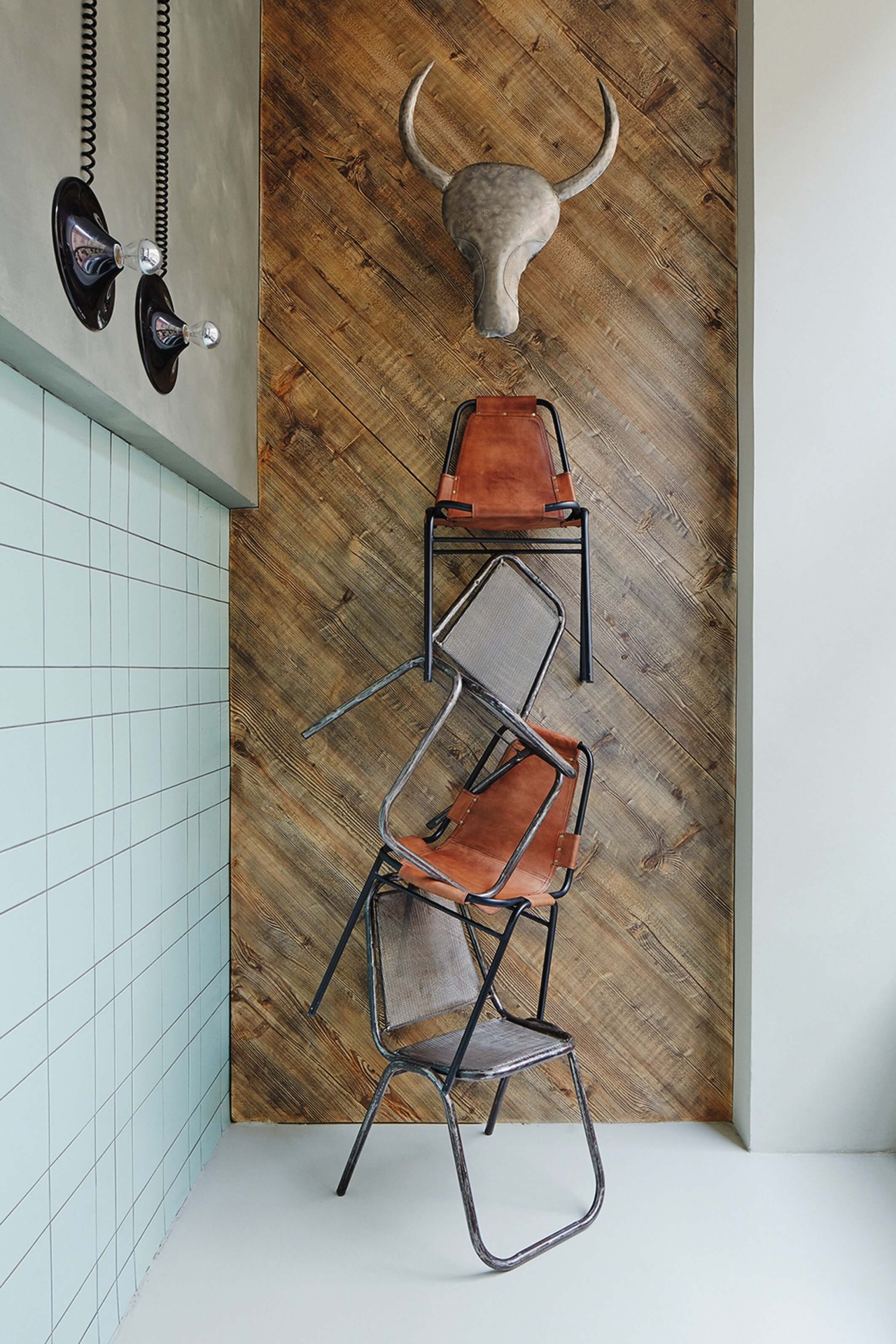 fotografie pro Nejen Bistro (Mar.s Architects), Dům pro Markétku (Mjölk architekti), Gran Fierro (Formafatal), Škoda Superb (Dolce Vita) a kolekce brýlí Collection #1 (Nastassia Aleinikava)