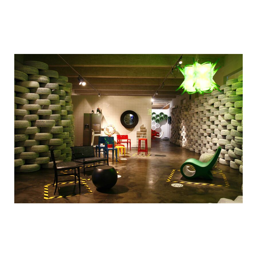 instalace Design Race představená na Designbloku 2007 (Maxim Velčovský)