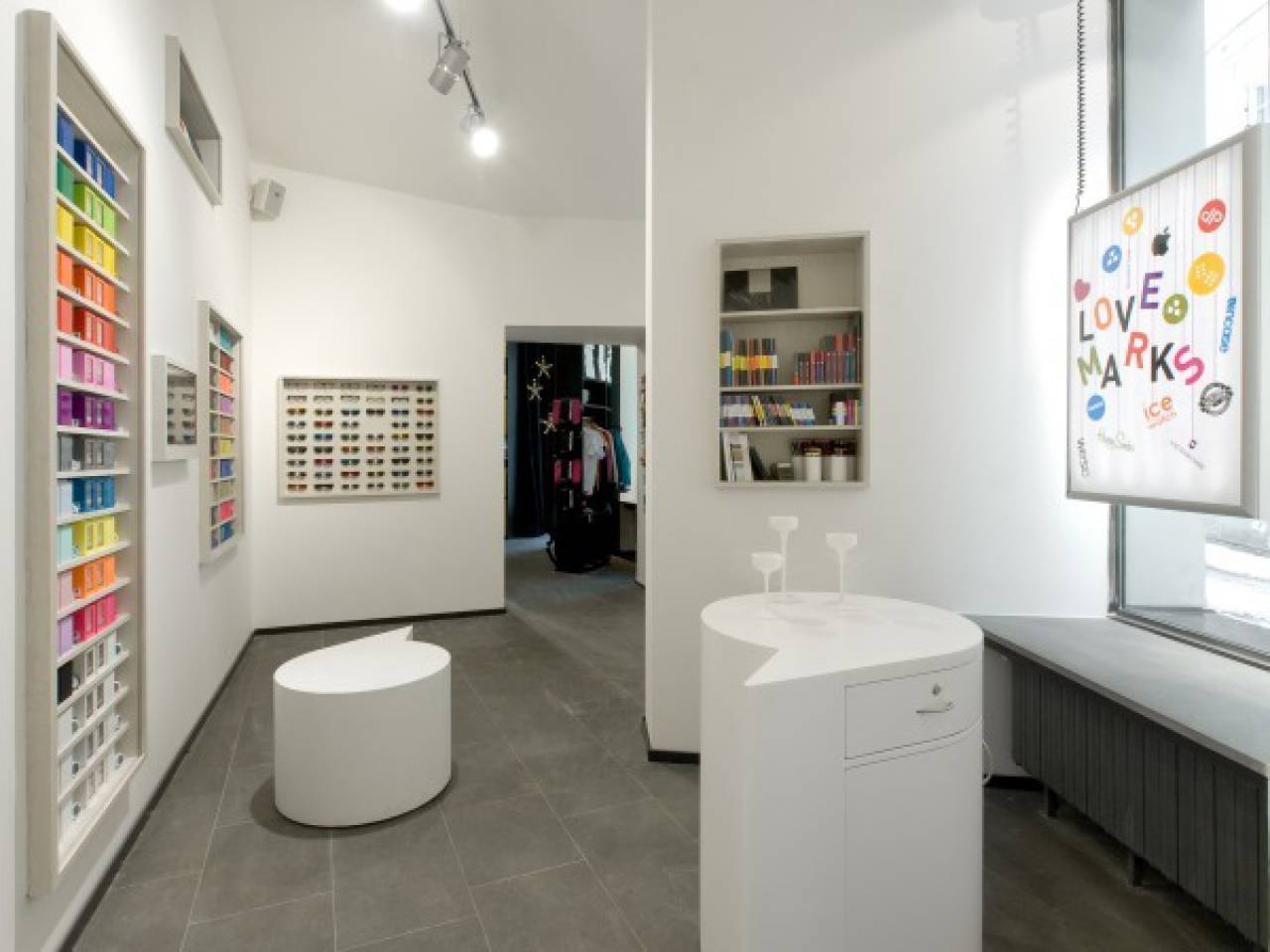 nápaditý interiér a prezentace nových kolekcí Botas ve spojení s galerií