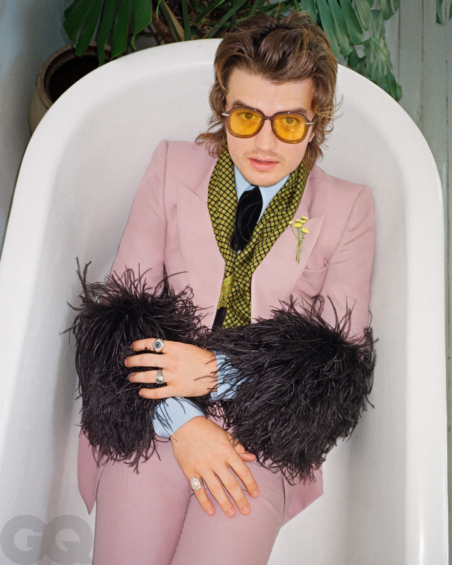 cover story Pavlína Pořizková (Vogue CS), editorialy Joe Keery a King Princess a Quinn Wilson pro GQ, Franka Potente pro Faz Magazin a pro V Magazine, fotografie pro label R13