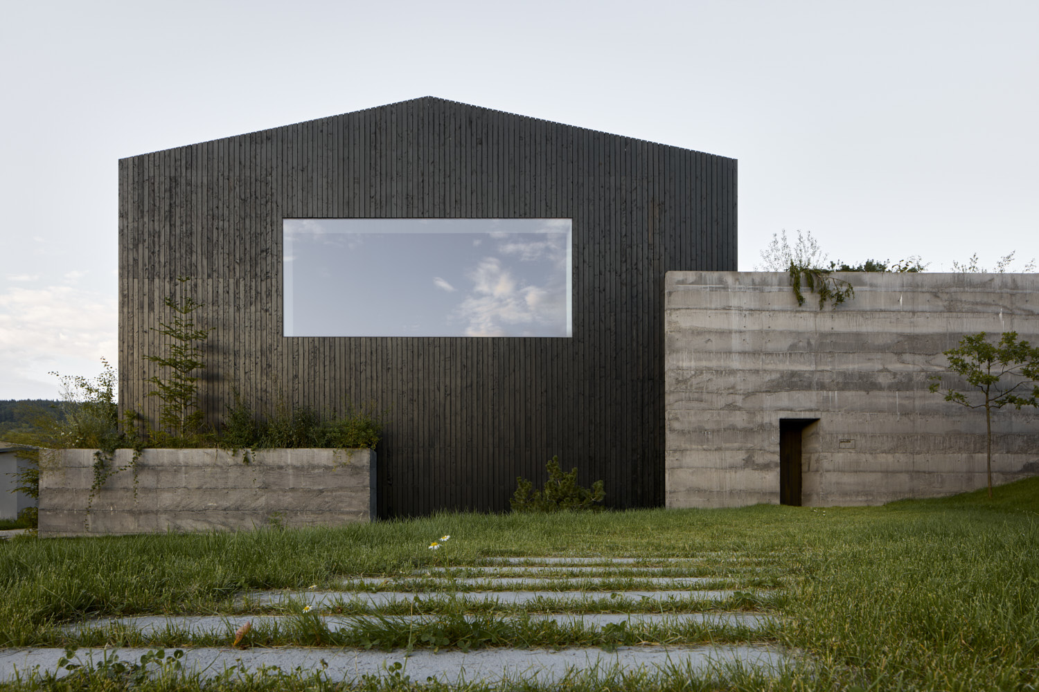 showroom Spoj (JANOŠÍK OKNA-DVEŘE, spolupráce: Maxim Velčovský, Musa, DECHEM)