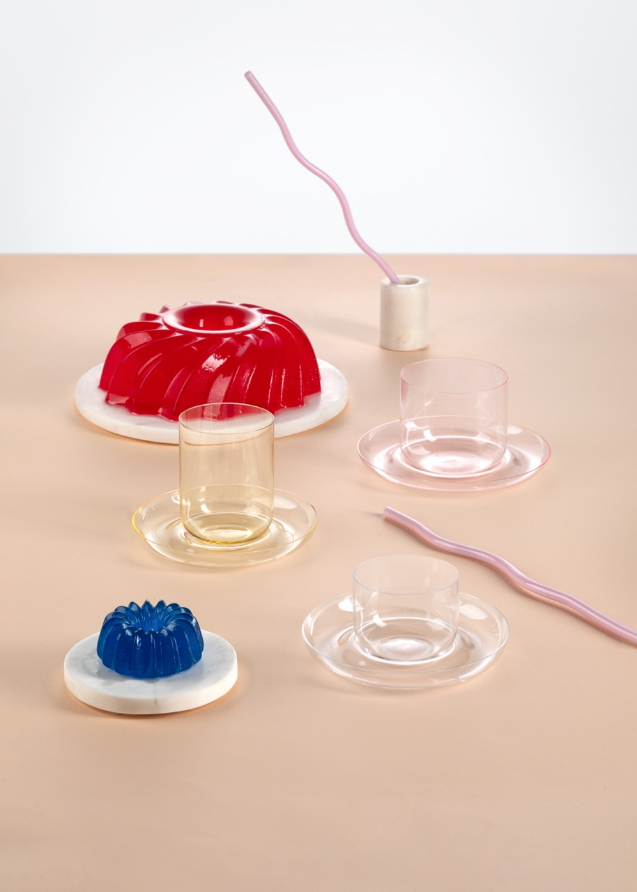 kolekce šálků a podšálků Drop (Klára Janypková, Tomáš Kučera) a kolekce sklenic a váz Haoto (Kengo Kuma)