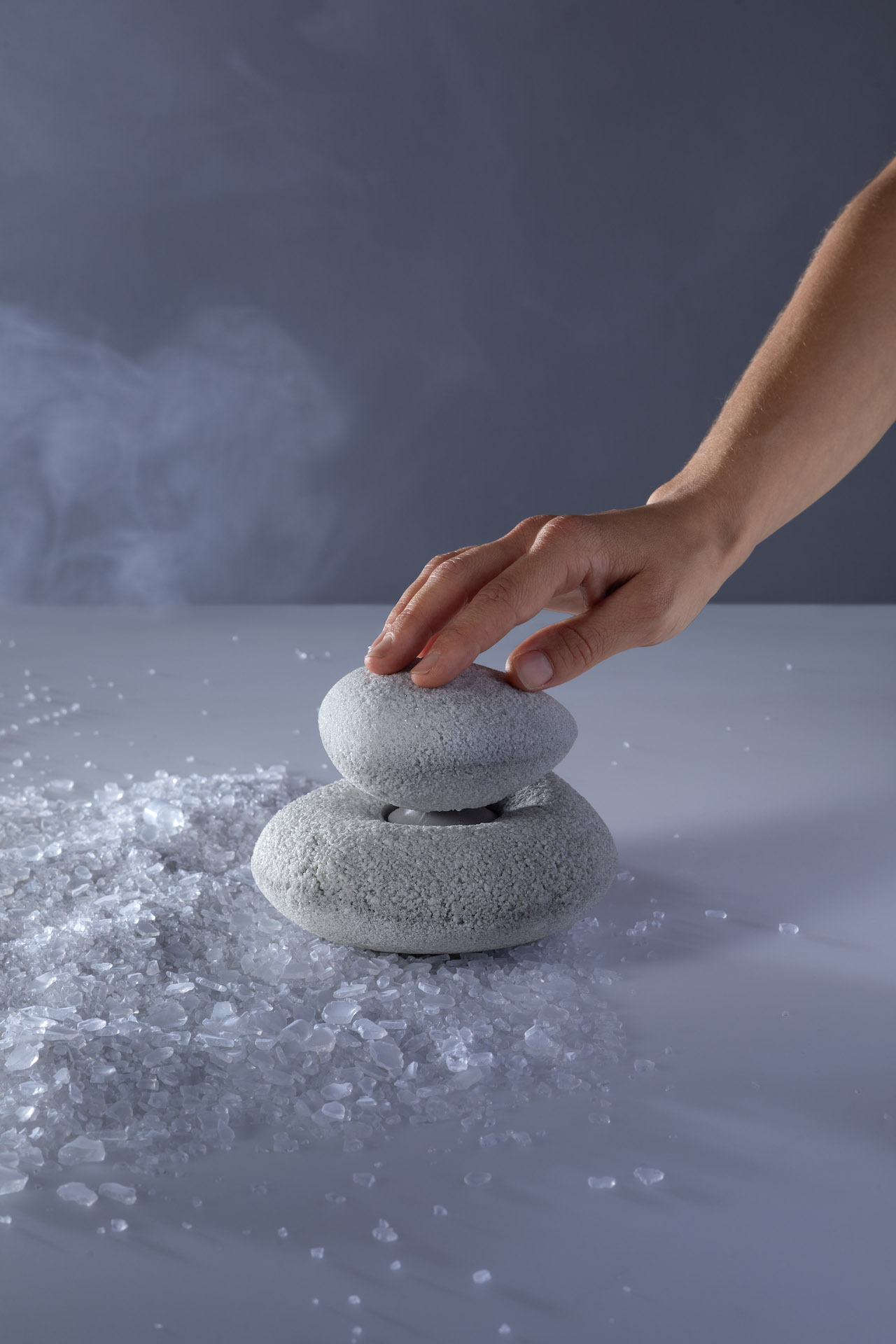 nábytková kolekce PERSOMA (PROFIL NÁBYTEK) a kolekce svítidel a aroma difuzérů afterforms