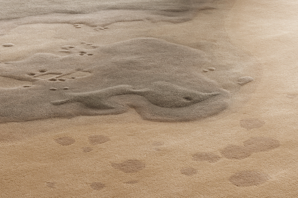 kolekce koberců Coffee Blend (Jab Anstoetz) a kolekce křesel Puffer (Jess)