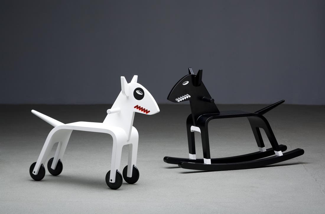 Mattoni Sport and Aquila Aquagym PET bottles (Karlovy Vary mineral waters), rocking bull terrier (Domeau et Pérès)