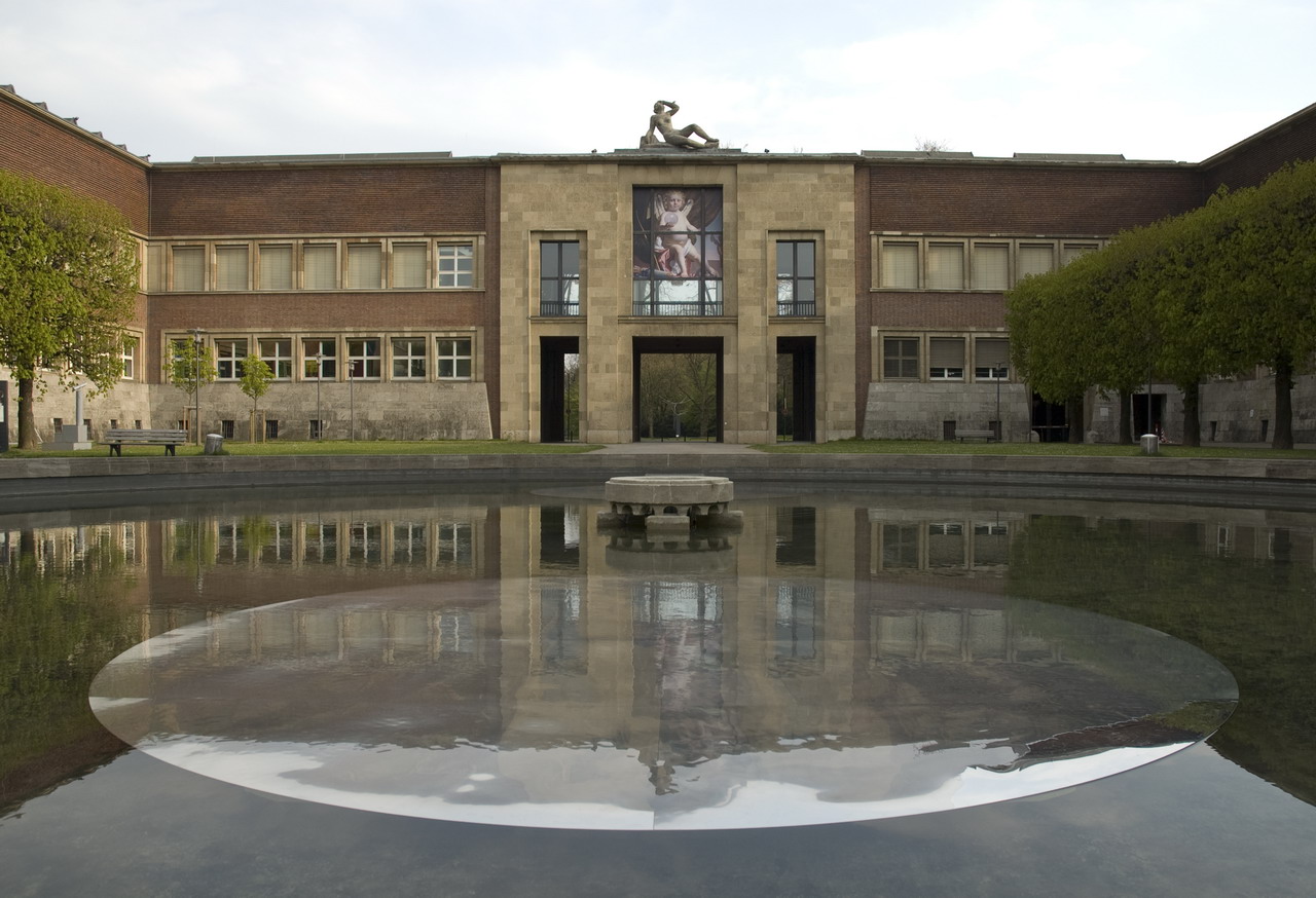for significant contribution to Czech design