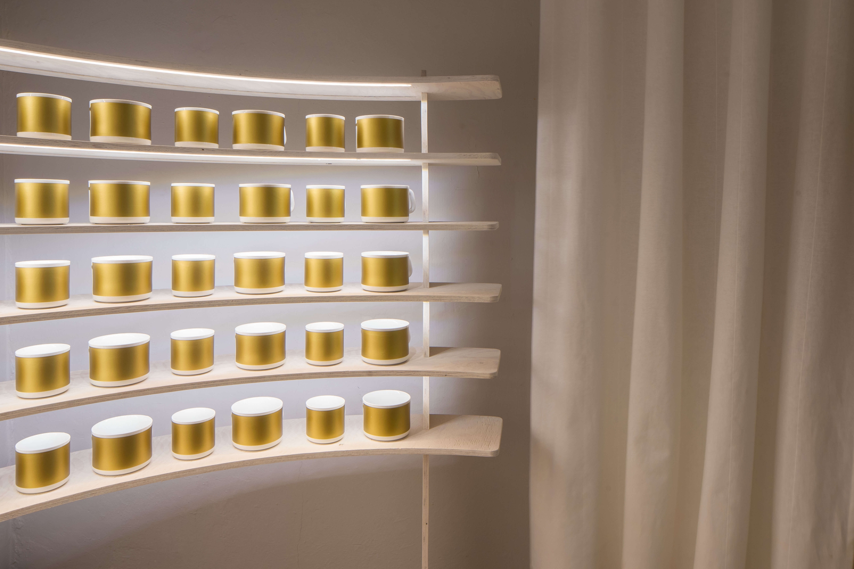 Islas Fortunate collection of thin-walled mugs (Rudolf Kampf), objects for the Touch exhibition (Gallery Kvalitář)