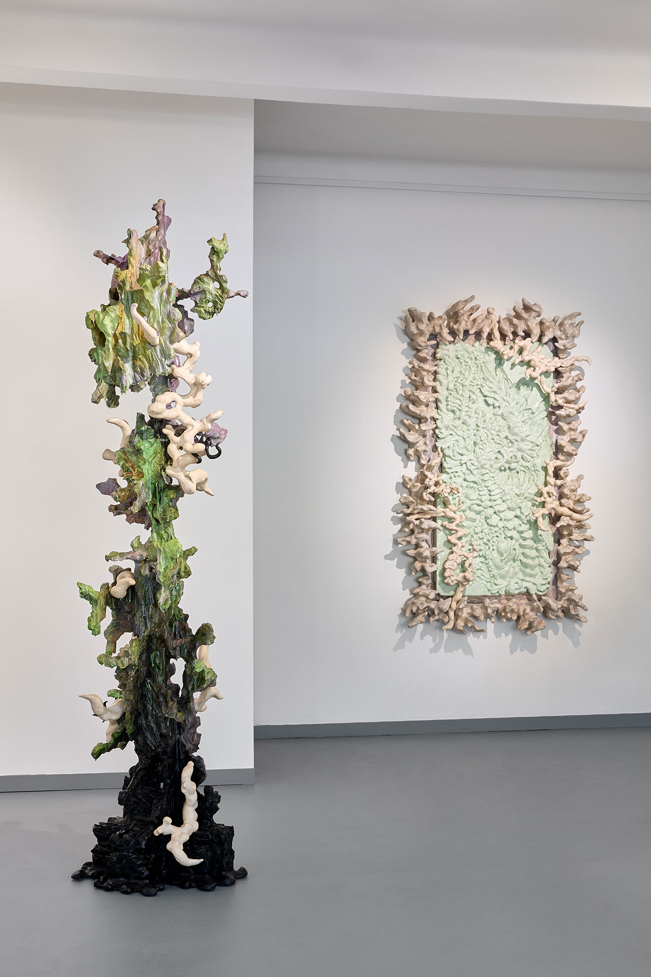svítidlo Abiogenesis (Designblok Cosmos), objekty pro výstavu The Bloom of Bones (Galerie Kuzebauch) a Thistle Stool