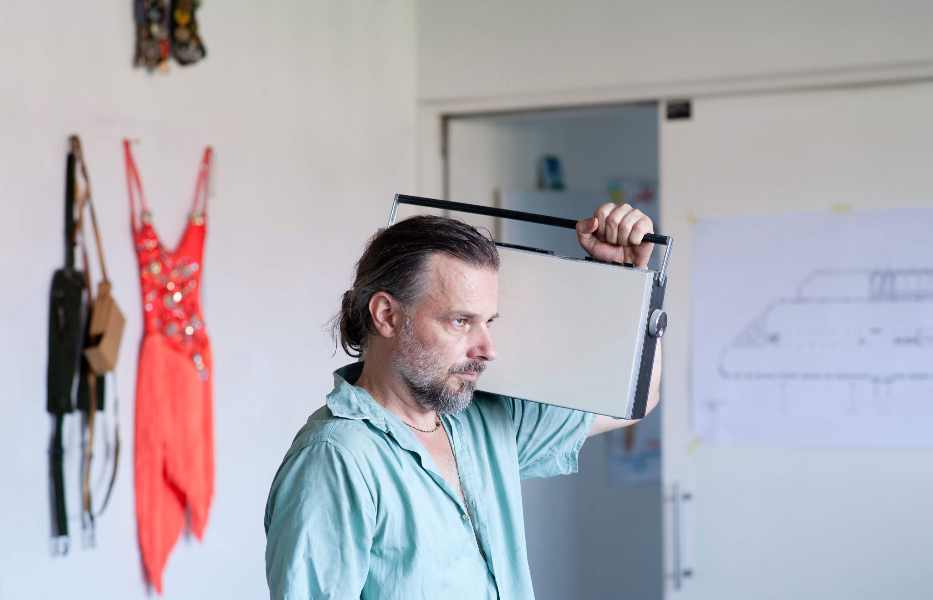 fotografie pro katalog Vše za 39 (Maxim Velčovský, Moravská galerie v Brně) a pro knihu Obsese (Magnus Art)