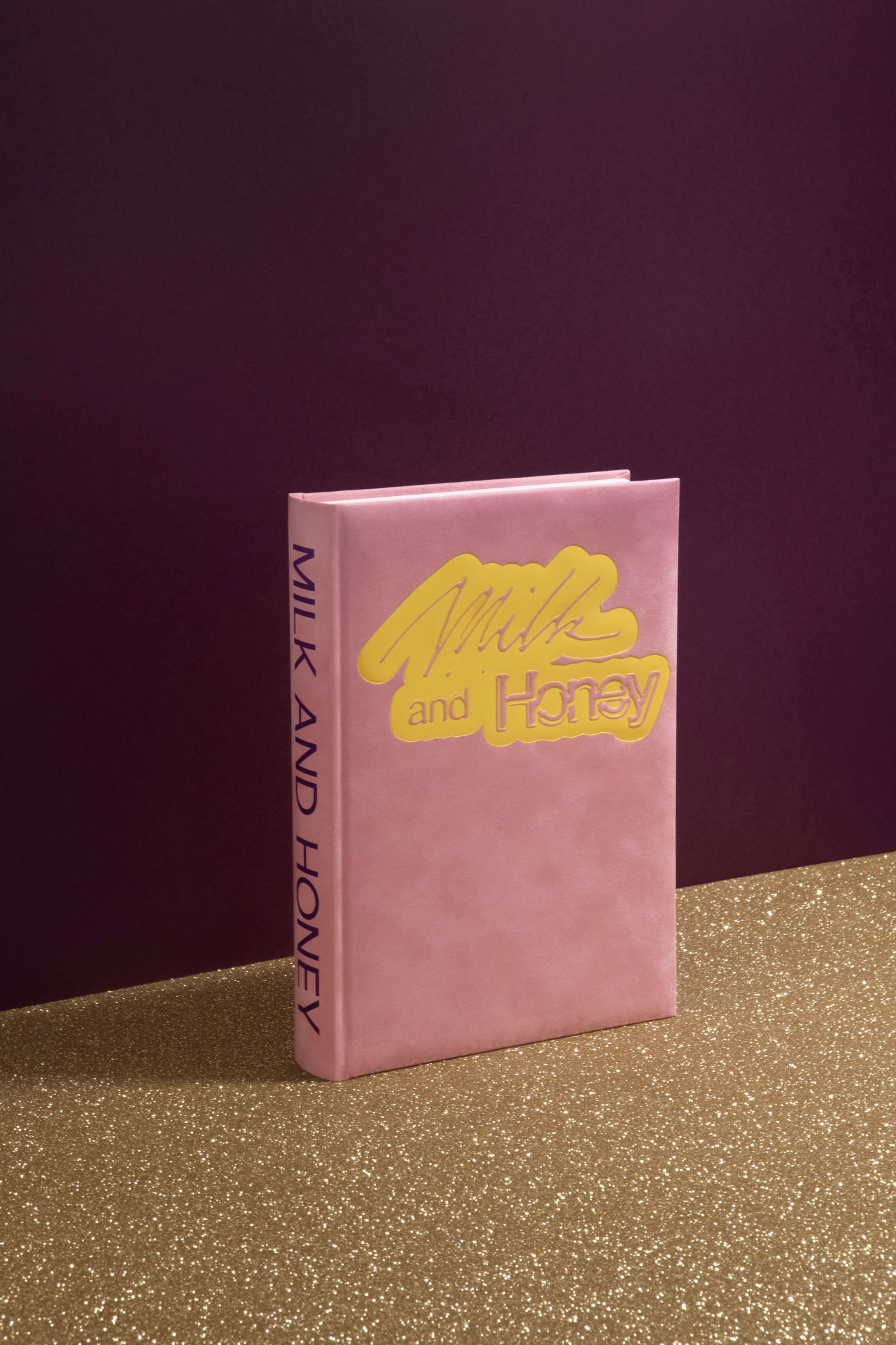 grafická úprava knihy Milk and Honey (spolupráce: Adéla Svobodová, wo-men), grafický design plakátu k filmu Zrcadla ve tmě (Šimon Holý)