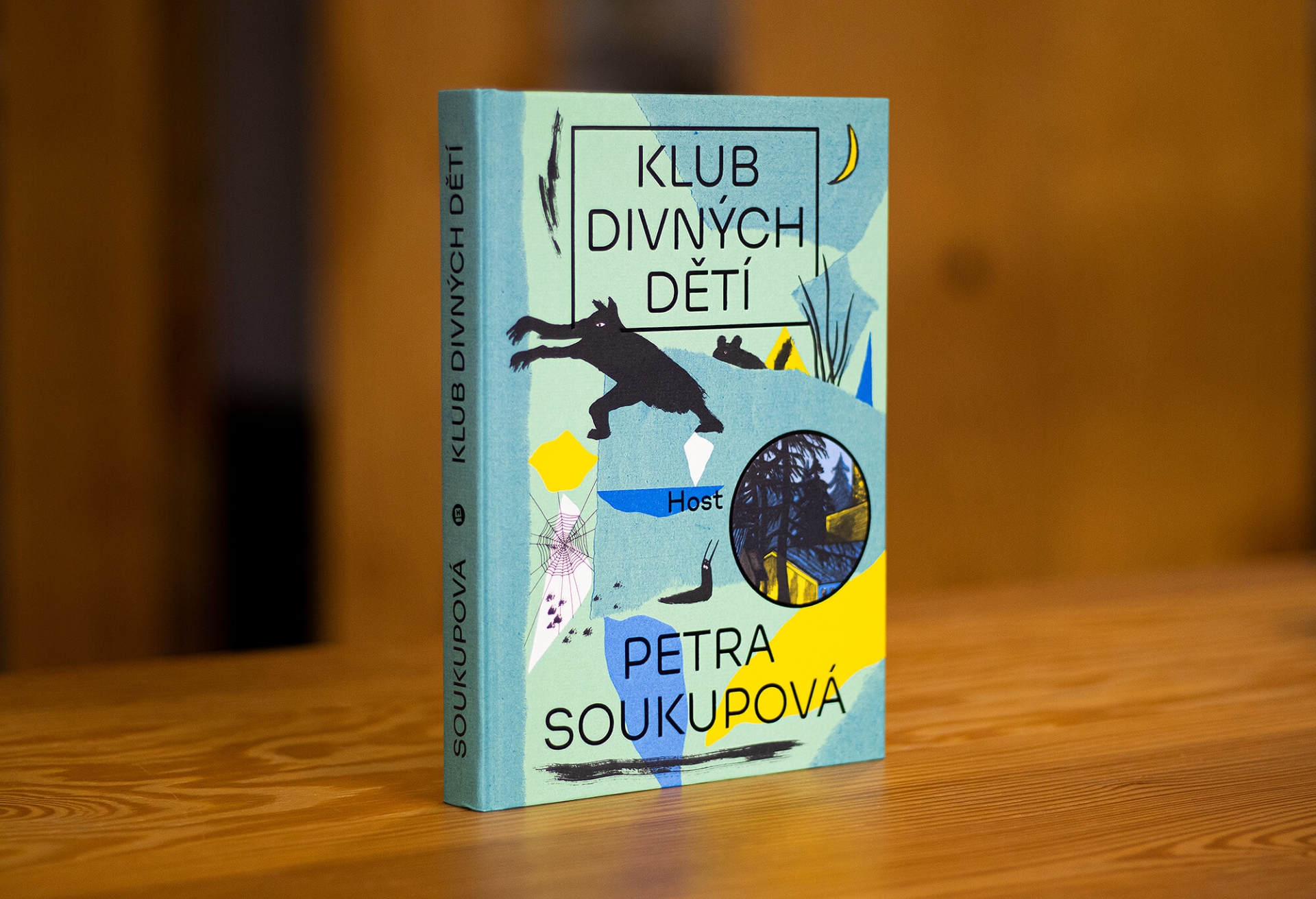 ilustrace knih Pozor, doktor! Dějiny medicíny v 7 dnech (Petr Svobodný, Běžliška) a Klub divných dětí (Petra Soukupová, Host)
