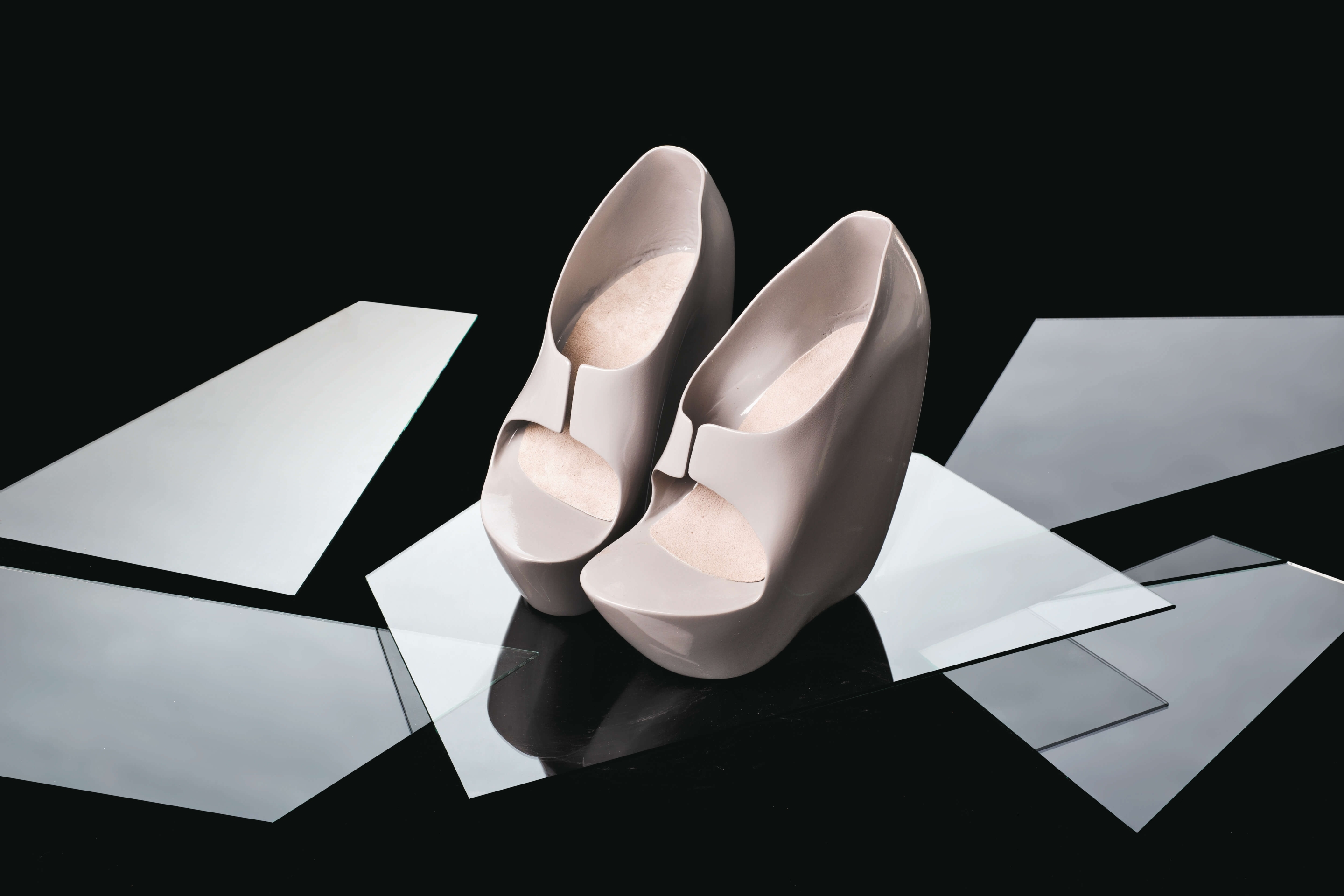 Instant Shoe: Footwear as an Individualised Object