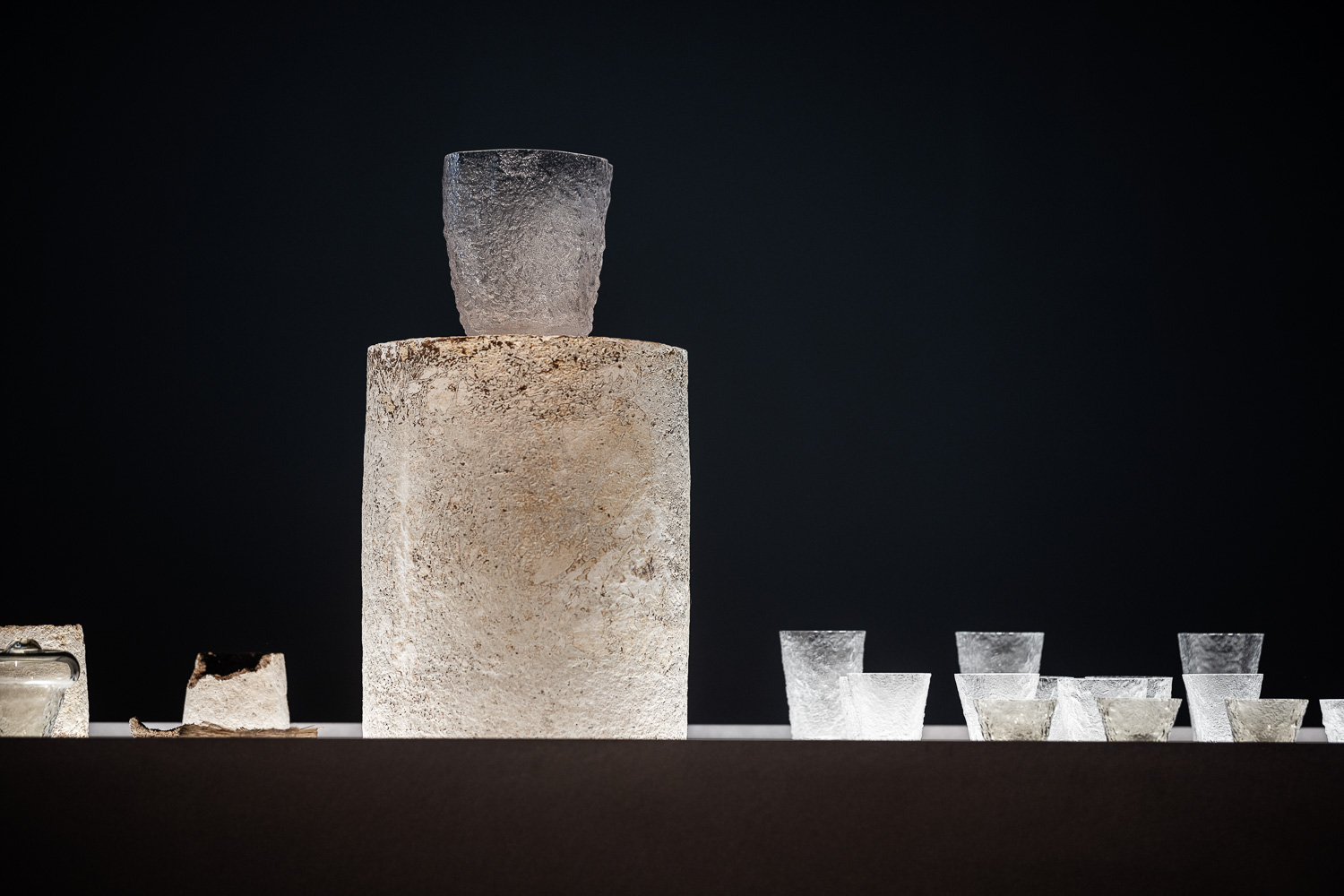 kolekce svítidel SLUHACH (Viktoria Yakusha / Faina Design), kolekce nápojového skla Symboll (Studio LLEV), kolekce svítidel Hidden Light (Jan Plecháč a Henry Wielgus)
