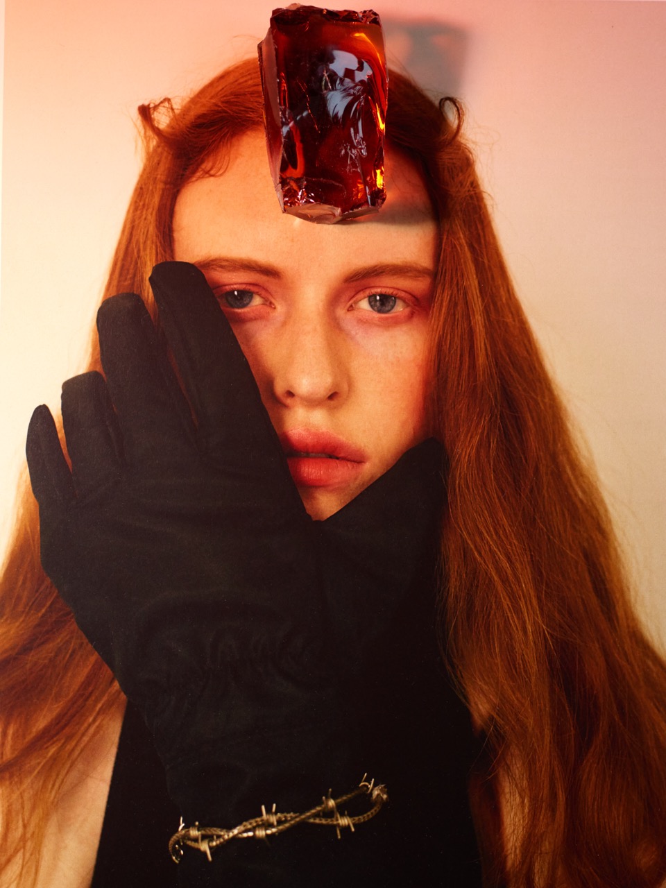 fotografie Migraine pro časopis Faith Love Hope, cover story a portréty Evy Jiřičné a Amelie Siba pro Vogue CS