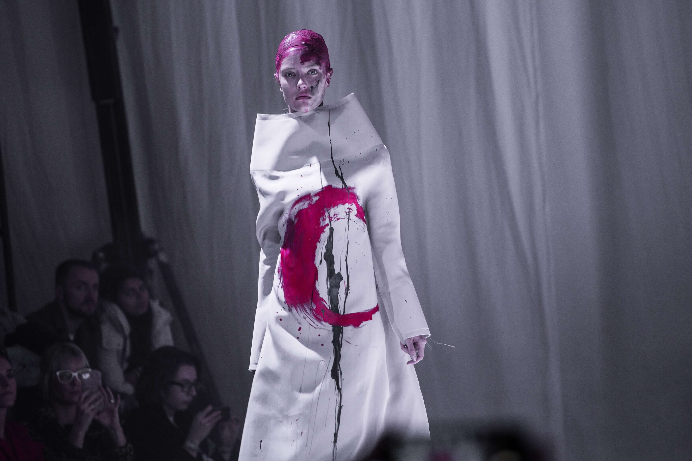 fashion art performance Doteky (Debra)