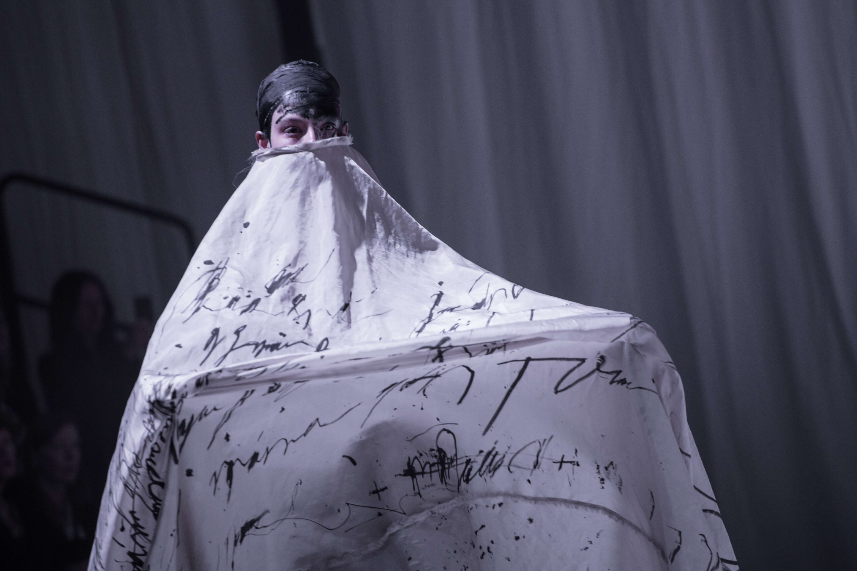 fashion art performance Doteky (Debra)