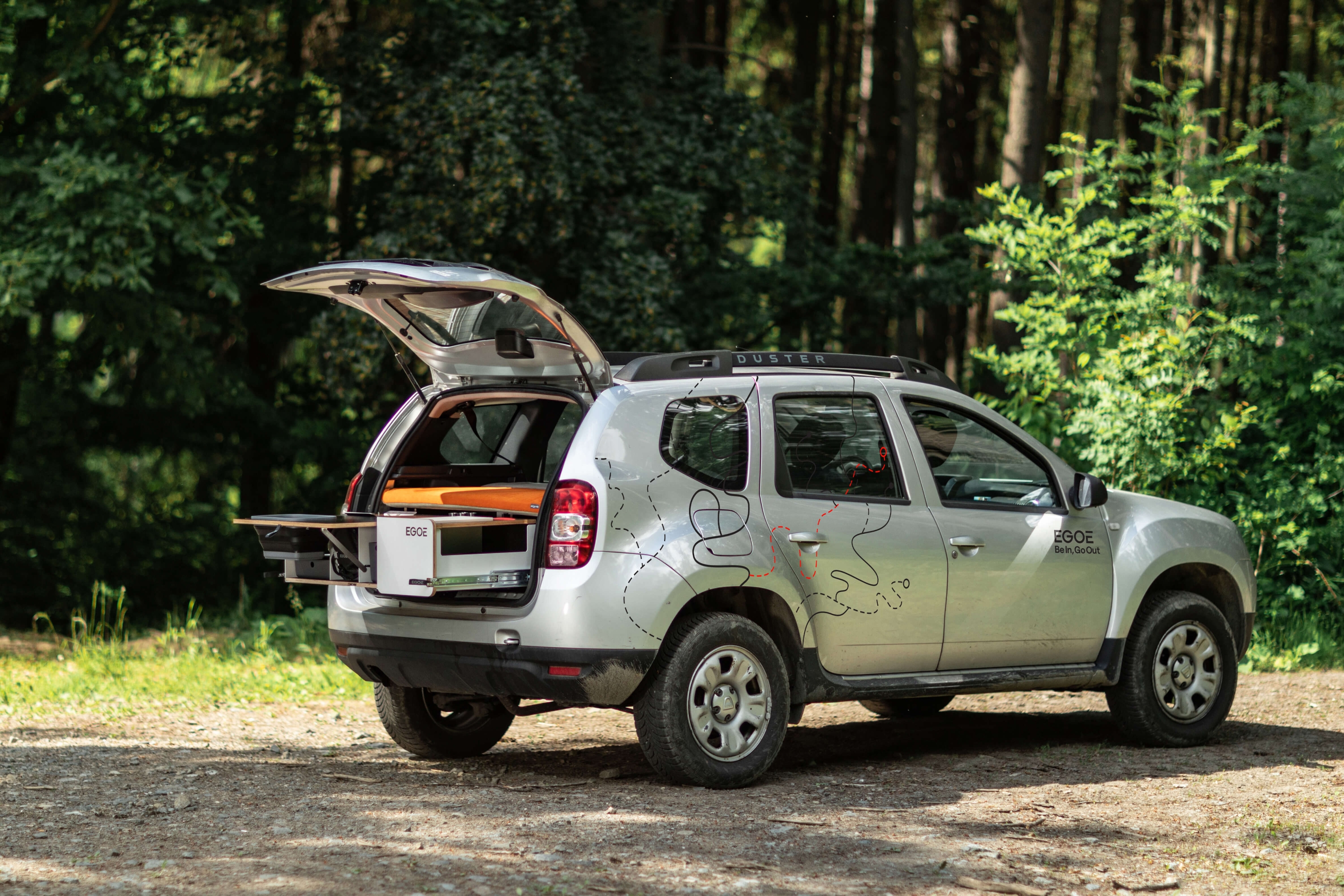 Nestbox Tramp built-ins to the car (Studio 519)