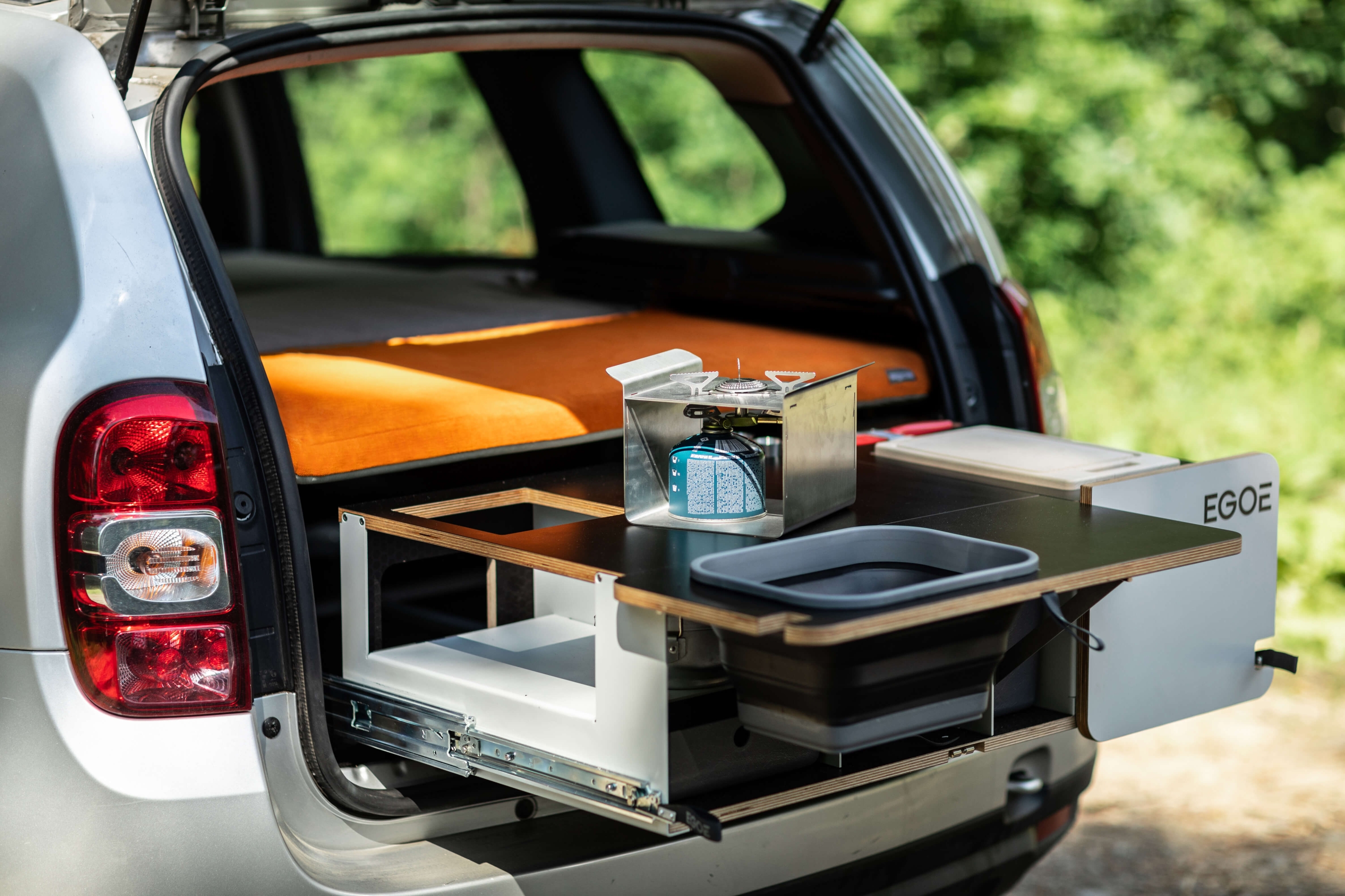 Nestbox Tramp built-ins to the car (Studio 519)