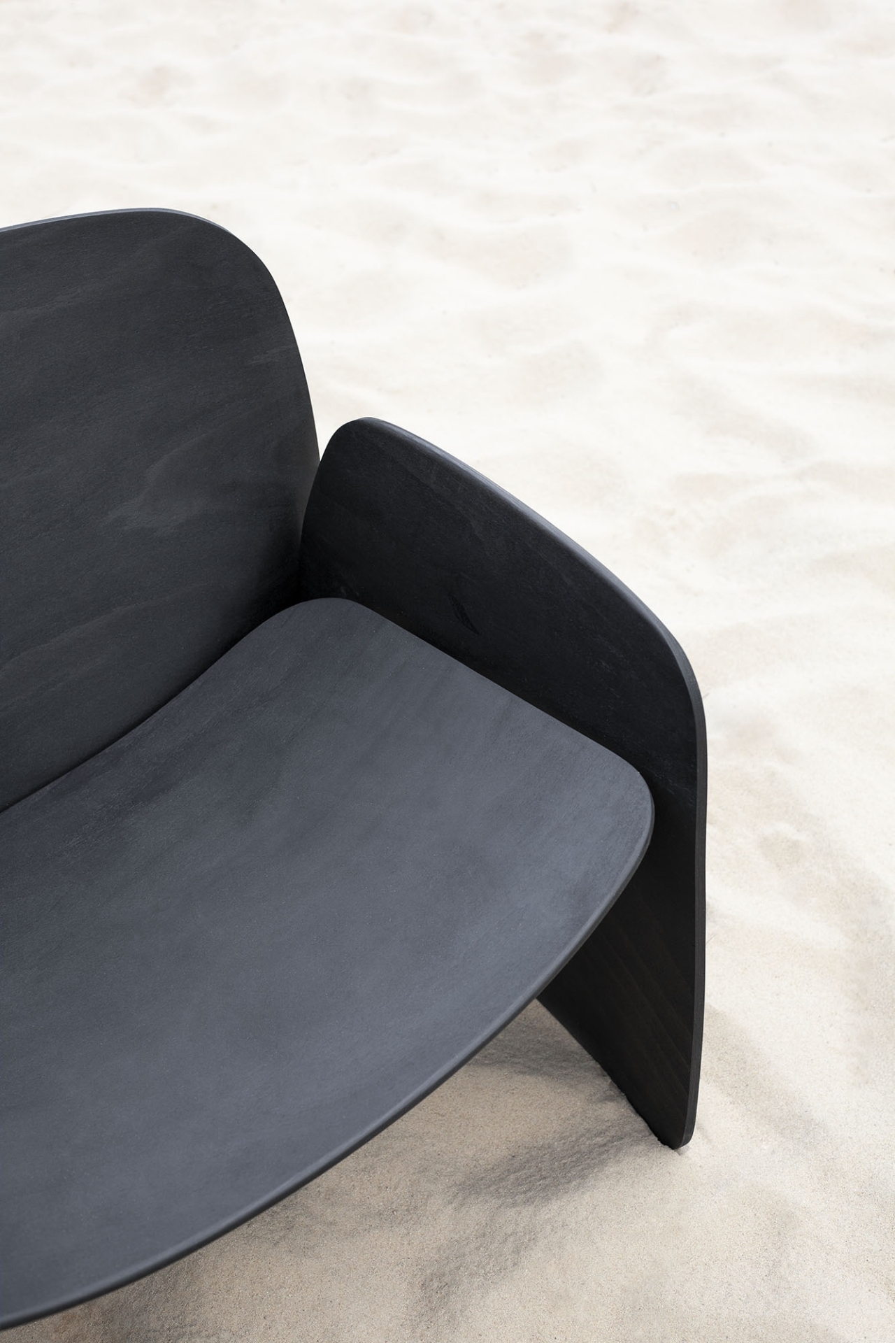 Li armchair