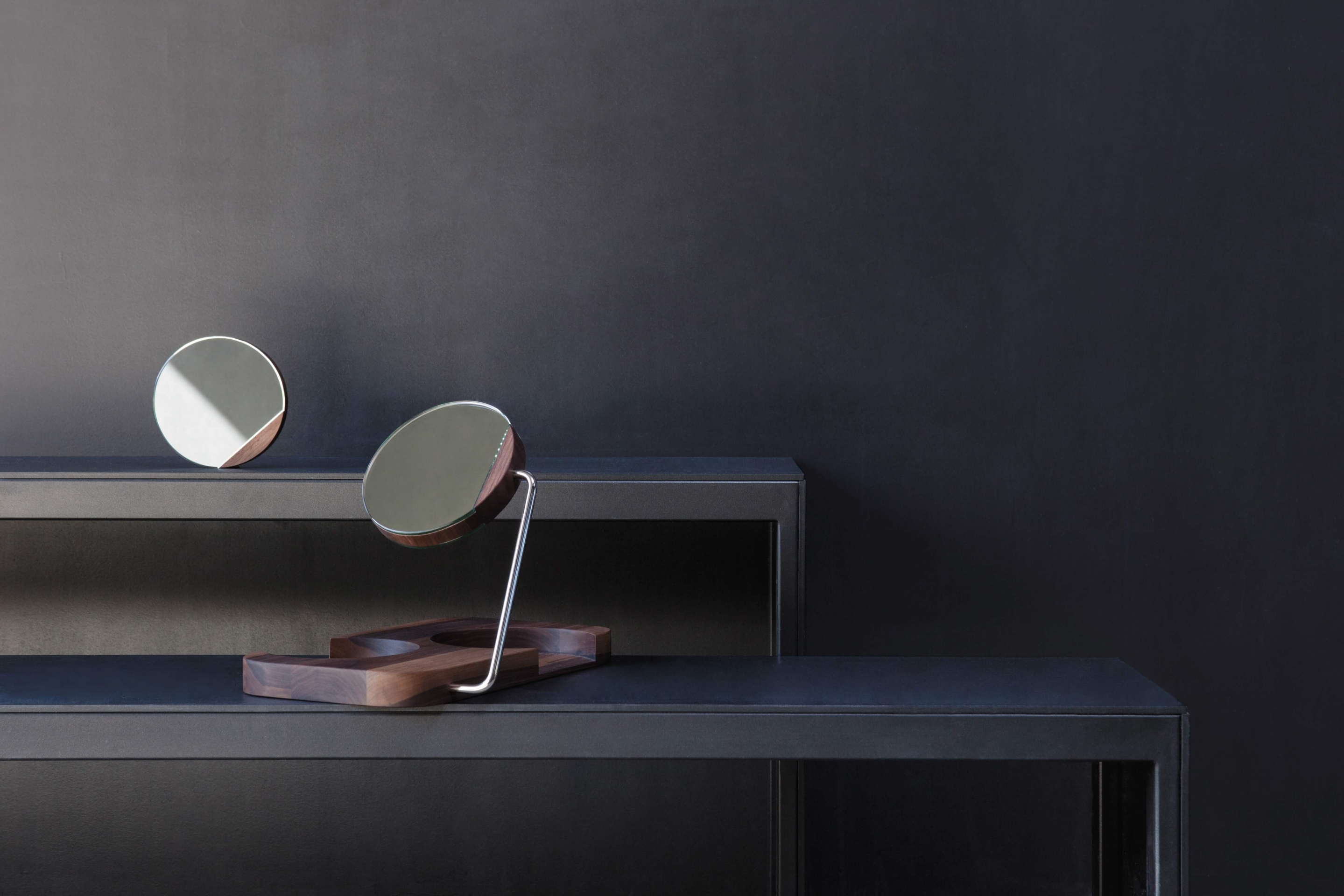 Chrt table and Planety collection of mirrors