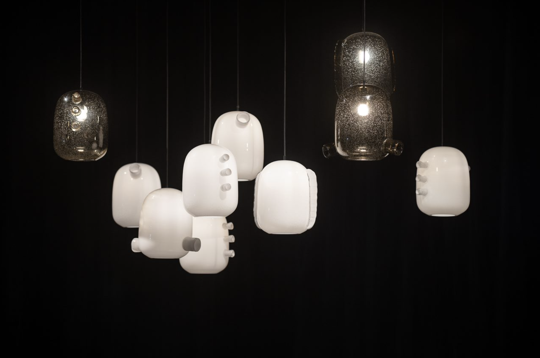 kolekce svítidel SLUHACH (Viktoria Yakusha / Faina Design), kolekce nápojového skla Symboll (Studio LLEV), kolekce svítidel Hidden Light (Jan Plecháč a Henry Wielgus)