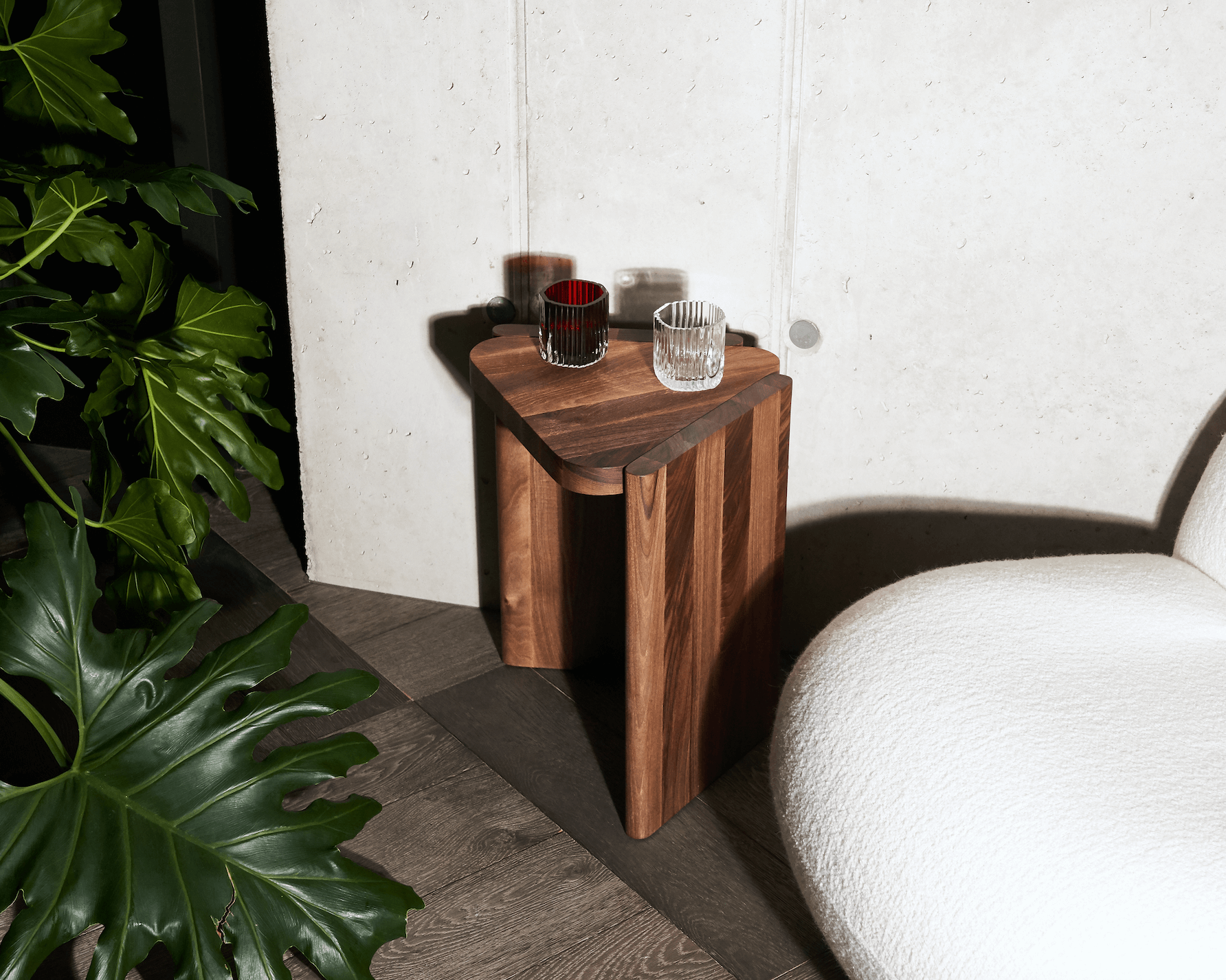 Table Light Smoke, Solid Stool, Solid Table and Rivet Shelf (zeitgiest.limited), collection of glasses (PÁR), collection of aromalamps (Scent Roche), Gon side table (Master & Master)