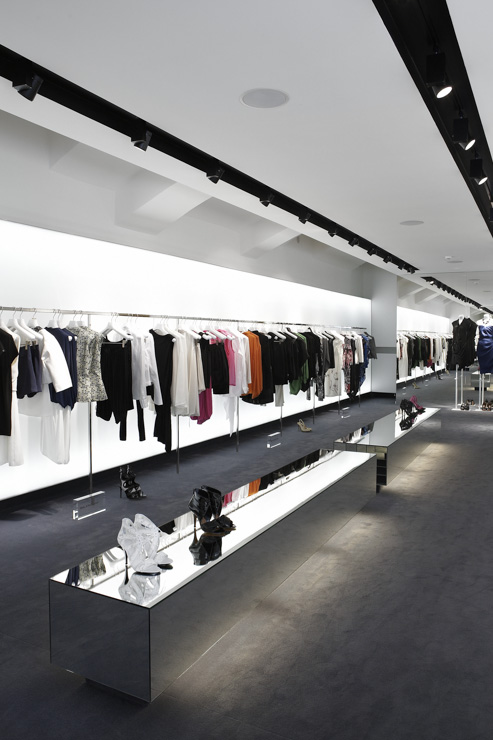concept of the store and a collection of Czech designers under the Simple label (Polanka, Vacek, Mertlová)