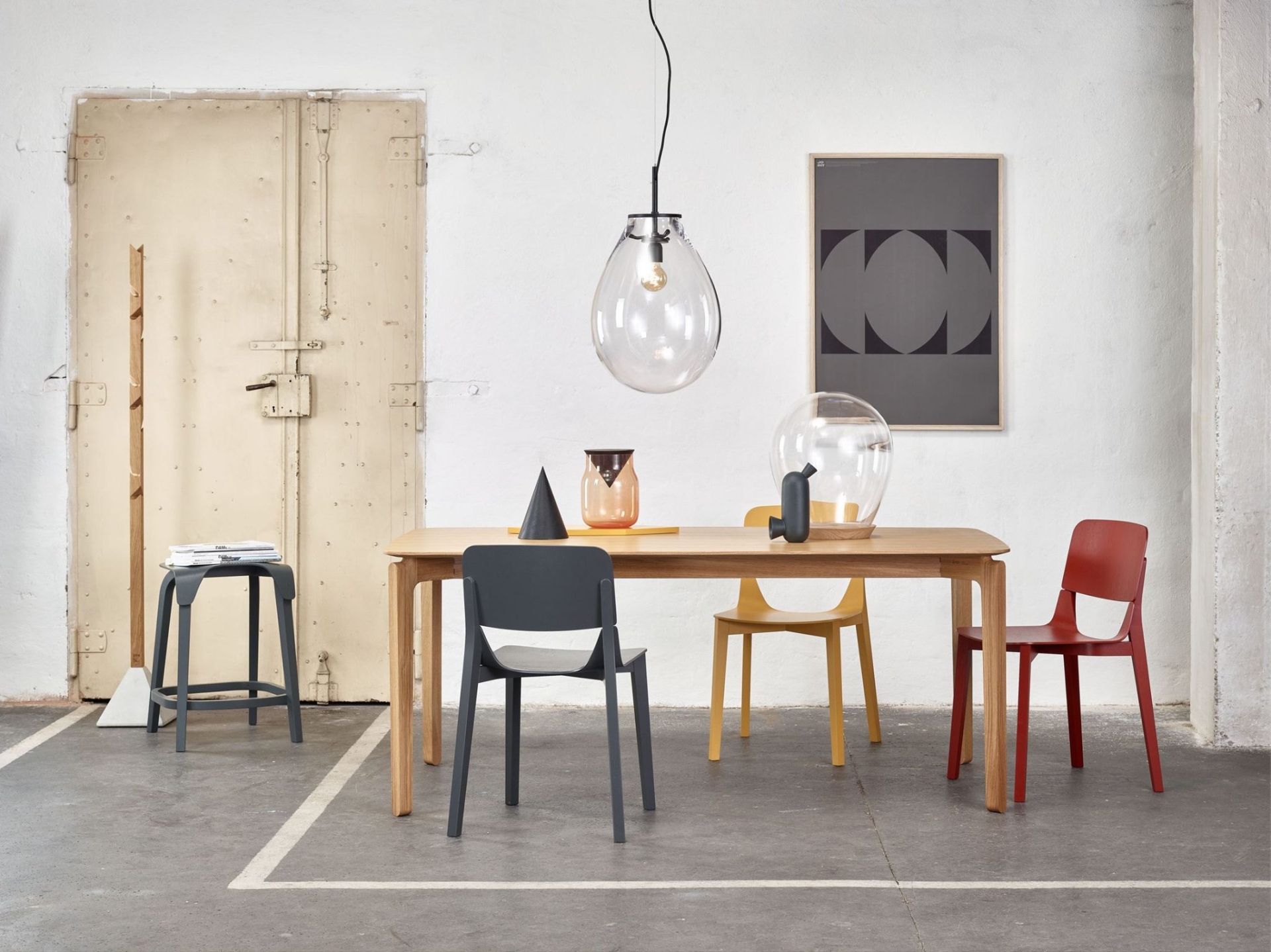 kolekce nábytku Leaf (E-ggs) a kávový set Ripple (Tablo)