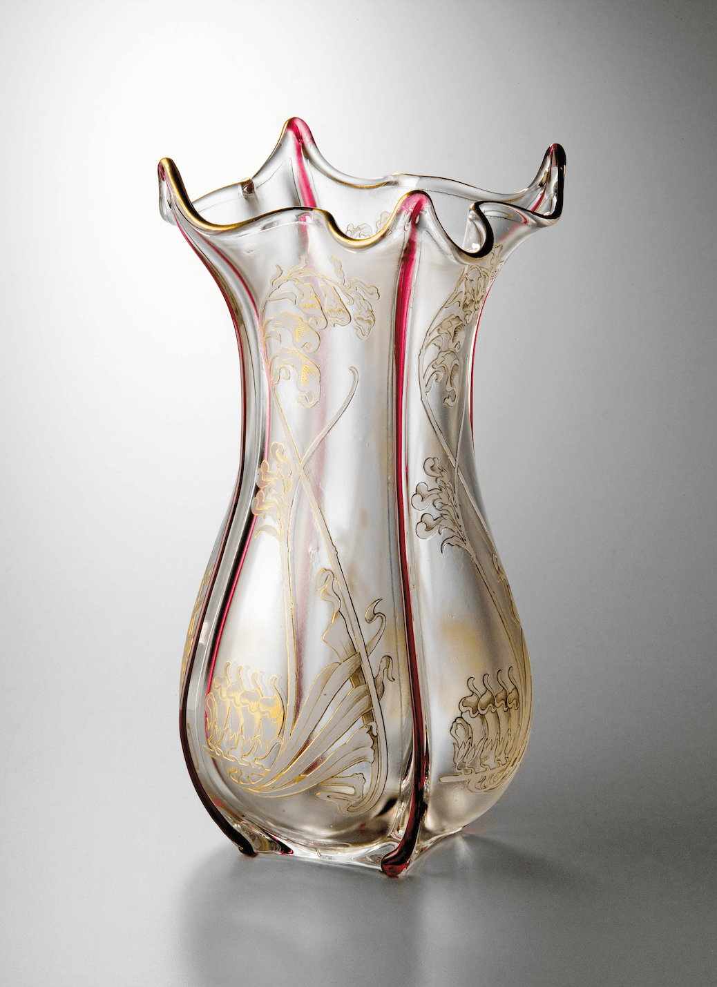 photographs for the book Jan Mergl: From Neuwelt to the Whole World – 300 Years of Harrach Glass and for the book Eva Uchalová: Prague Fashion Houses 1900–1948 (with O. Kocourek)