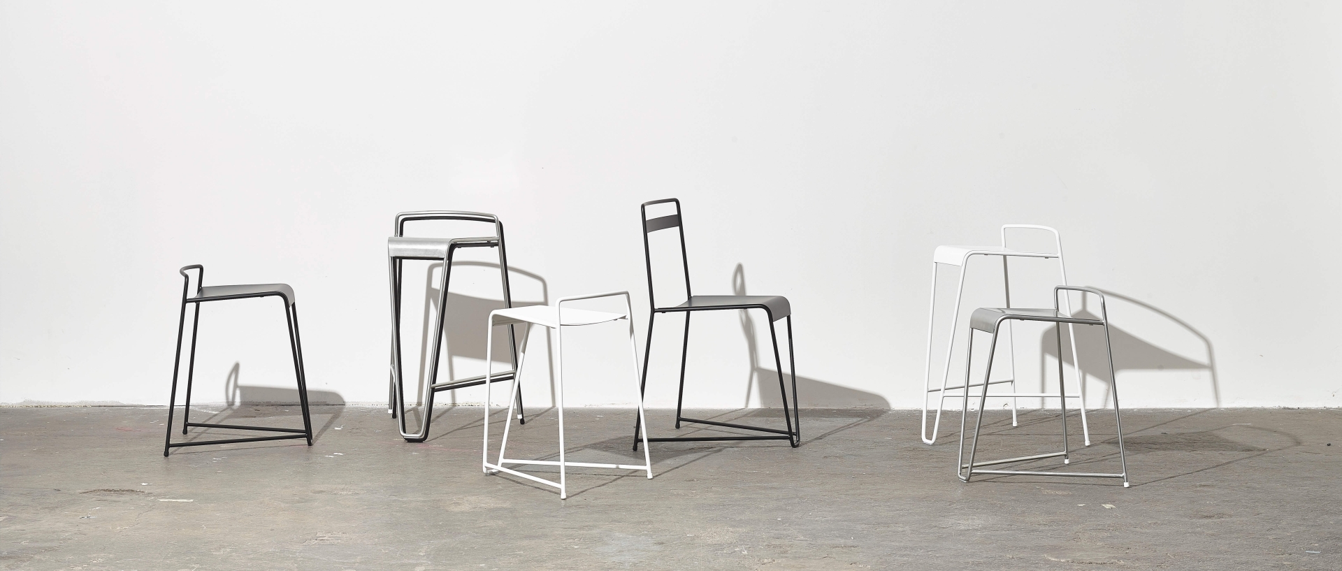 UM collection of seating furniture (Jiří Pelcl, Michal Malášek)