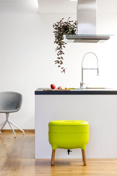 UrbAlive vermicomposter and growing container (Jiří Pelcl)