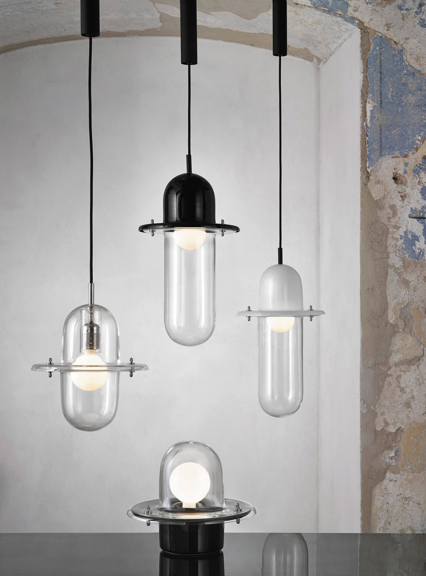 kolekce svítidel Hats (deF0RM), Polygons (Jan Plecháč a Henry Wielgus), Fugo a Candy (Humberto a Fernando Campana) a kinetický objekt Alice (Petra Krausová)