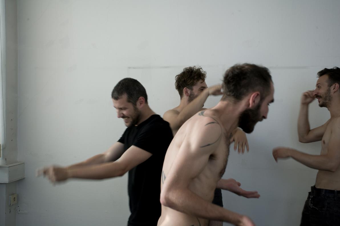 editorial pro časopis Comrade*, fotografie kolekce podzim 2011 pro Denisa Nová DNB a pro projekt Skici 2