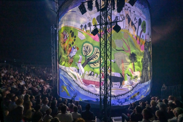 ilustrace k propagačním materiálům a kreslená opona pro inscenaci Má Vlast (Azyl 78), ilustrace pro instalaci Momentum of a Decision na Trienále designu a architektury v Miláně a knihy Ženská práce (Pavel Klusák, Host, spolupráce: Michaela Kukovičová