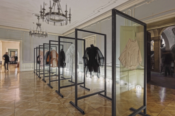 prezentace modelů Liběny Rochové a Denisy Nové v Clam-Gallasově paláci