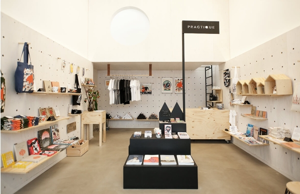 celkový koncept obchodu se suvenýry