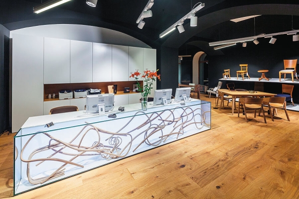 otevření nového obchodu TON na Karlově náměstí (Michal Riabič)