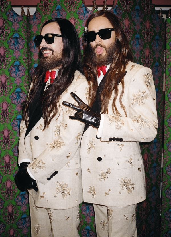 fotografie Alessandro Michele a Jared Leto pro Gucci a Stanley Tucci pro GQ Italia – Men of the Year a kampaň Čas srdce pro sezónu 2022/2023 Divadla Husa na provázku