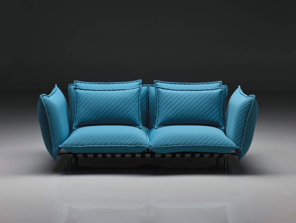 kolekce sedacích souprav Package (Boris Klimek a Lenka Damová) a Soft (hippos design)