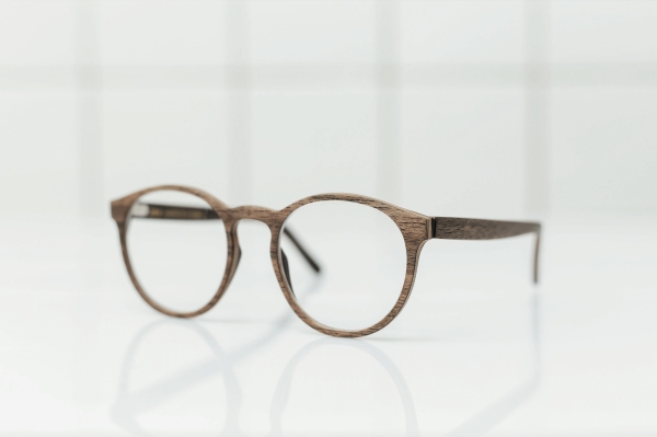 kolekce dřevěných brýlových obrub